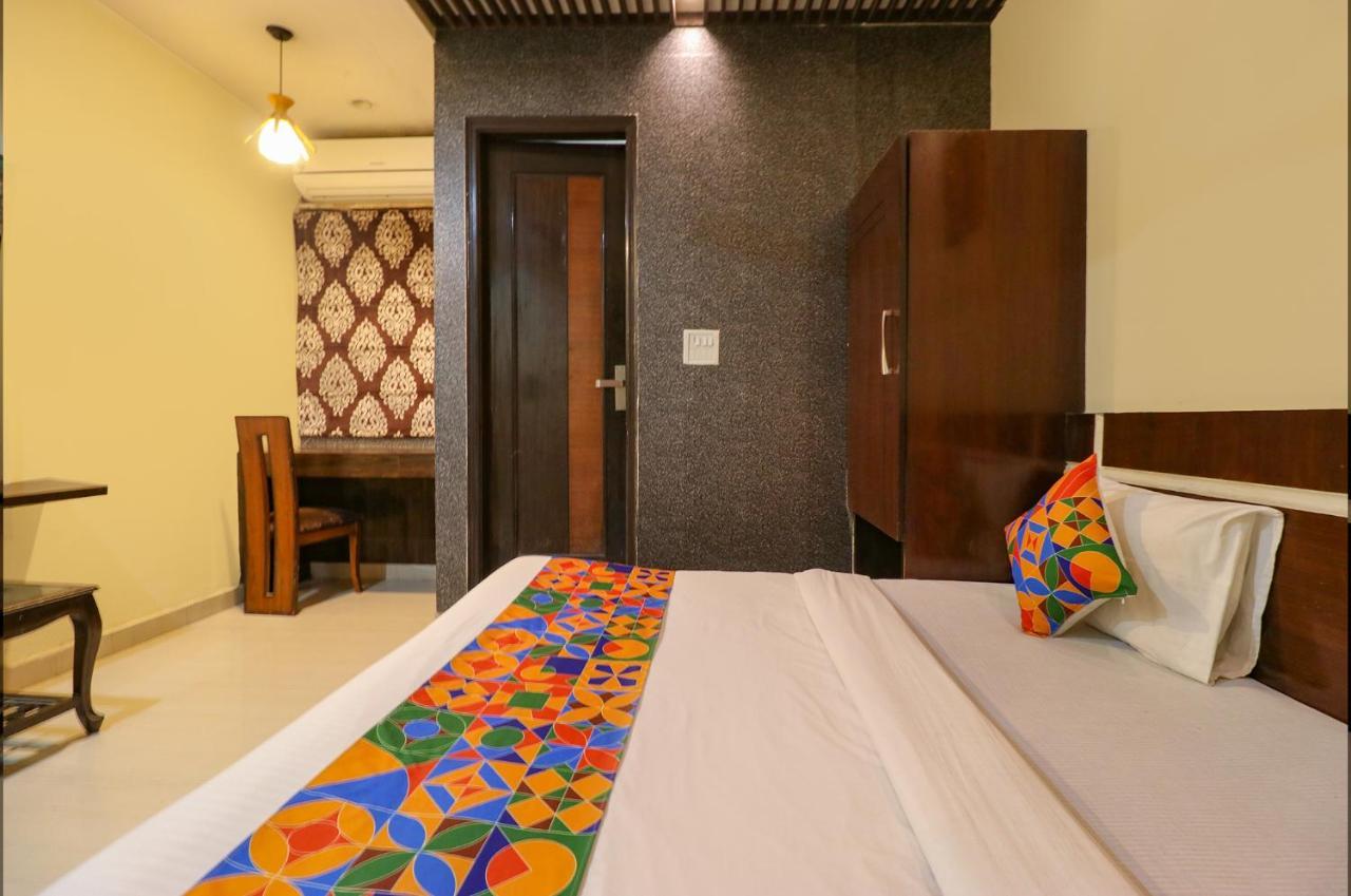 Staybook Hotel Aira New Delhi Railway Station Paharganj ภายนอก รูปภาพ
