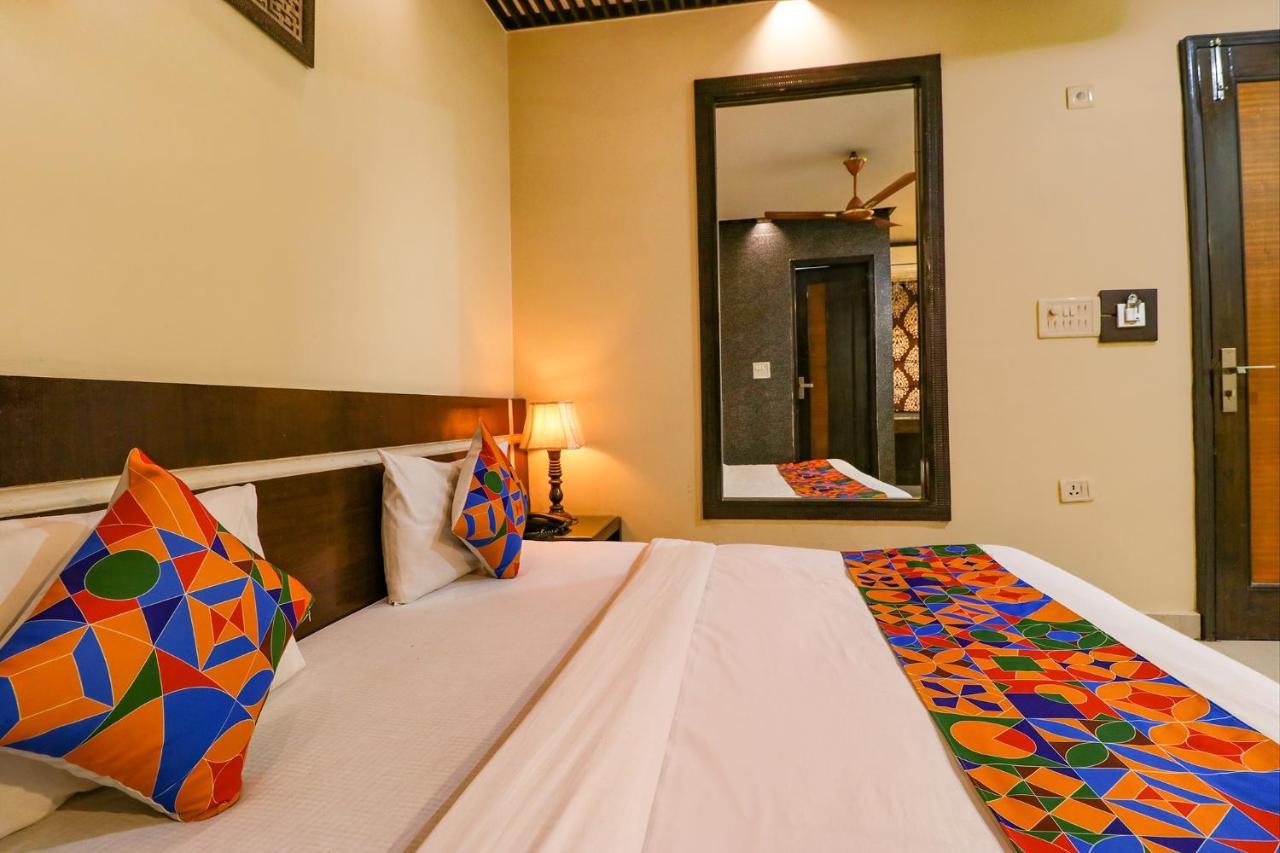 Staybook Hotel Aira New Delhi Railway Station Paharganj ภายนอก รูปภาพ