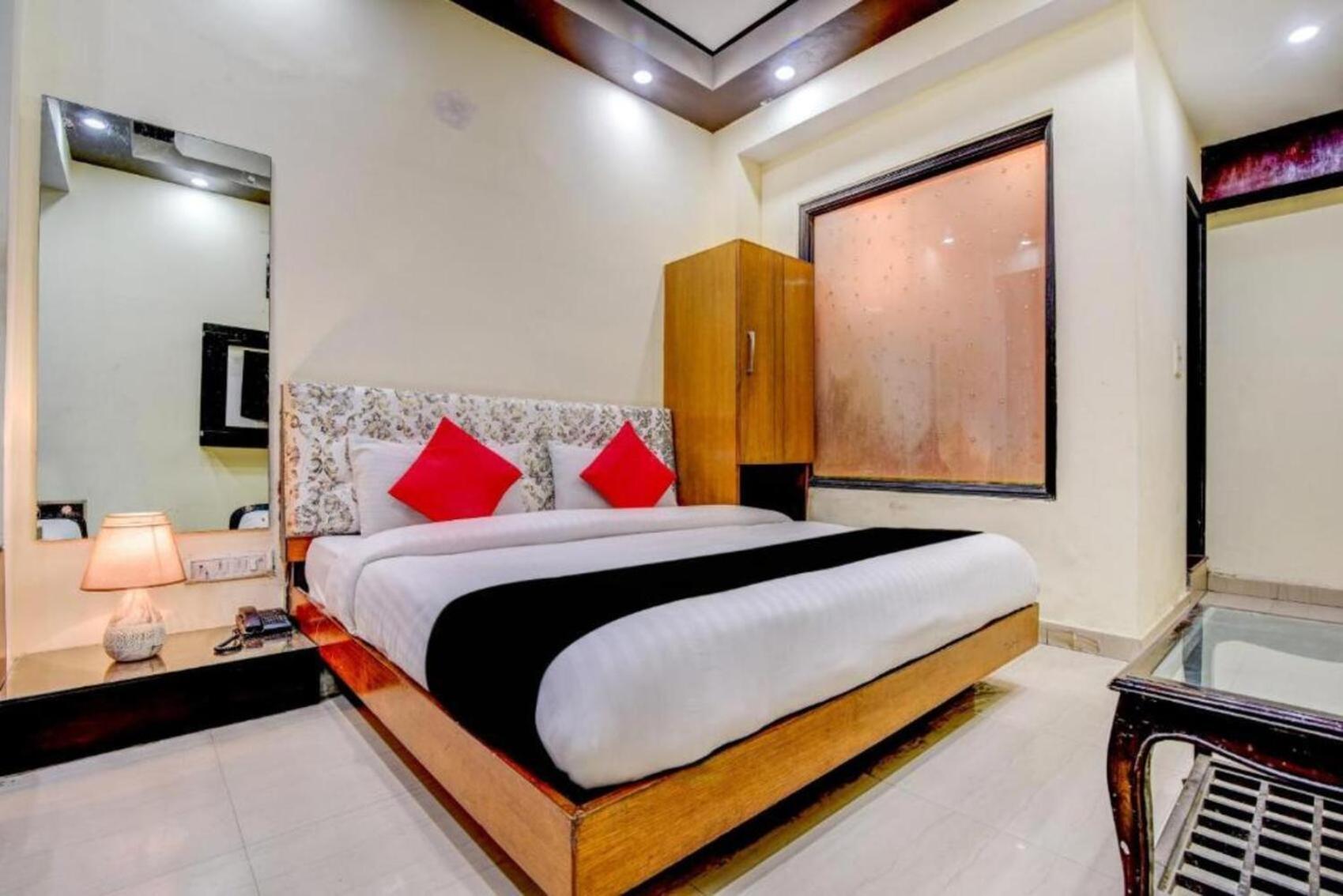 Staybook Hotel Aira New Delhi Railway Station Paharganj ภายนอก รูปภาพ